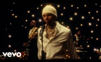 No Time Like Christmas Lyrics - Chris Brown